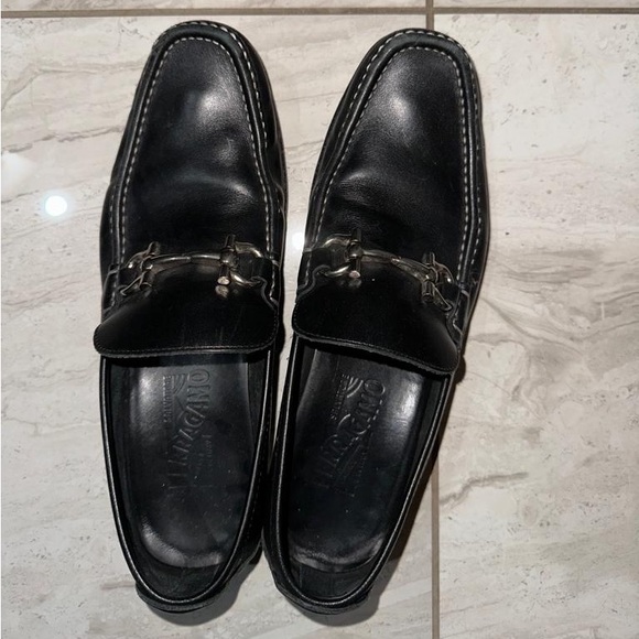 Salvatore ferragamo loafer black leather size 9